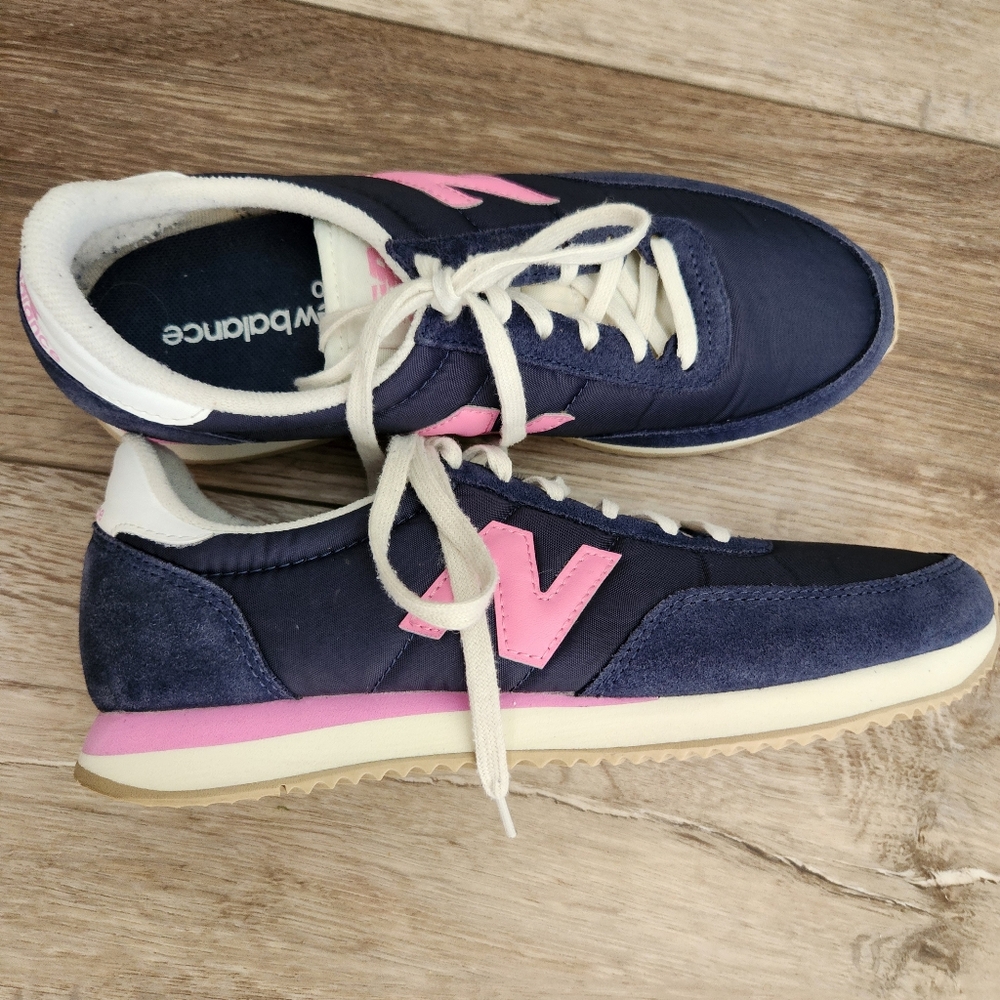 New Balance Women's Dark Blue  Sneakers.